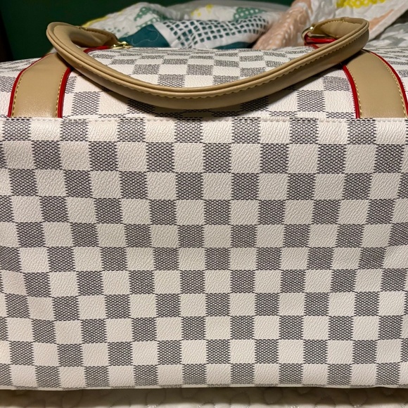 Inspired Small Dog carrier - Picture 12 of 13